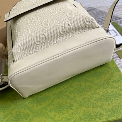 グッチ ロゴエンボス加工 パンチングレザー バックパック – BG037