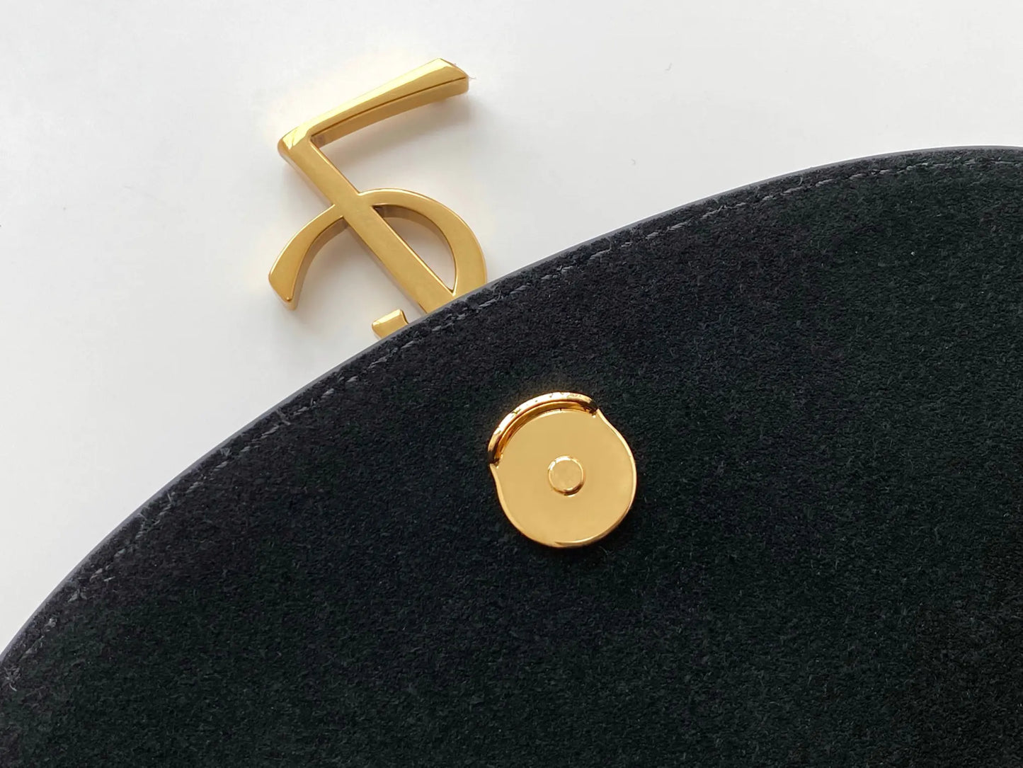 KAIA スモールサッチェル（スムースヴィンテージレザー）