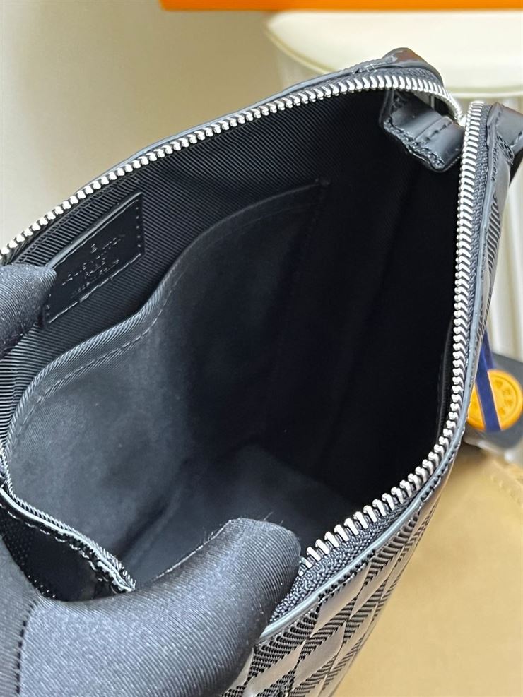 ルイ・ヴィトン ディスカバリー メッセンジャー BB ダミエ アンフィニ – LVB043