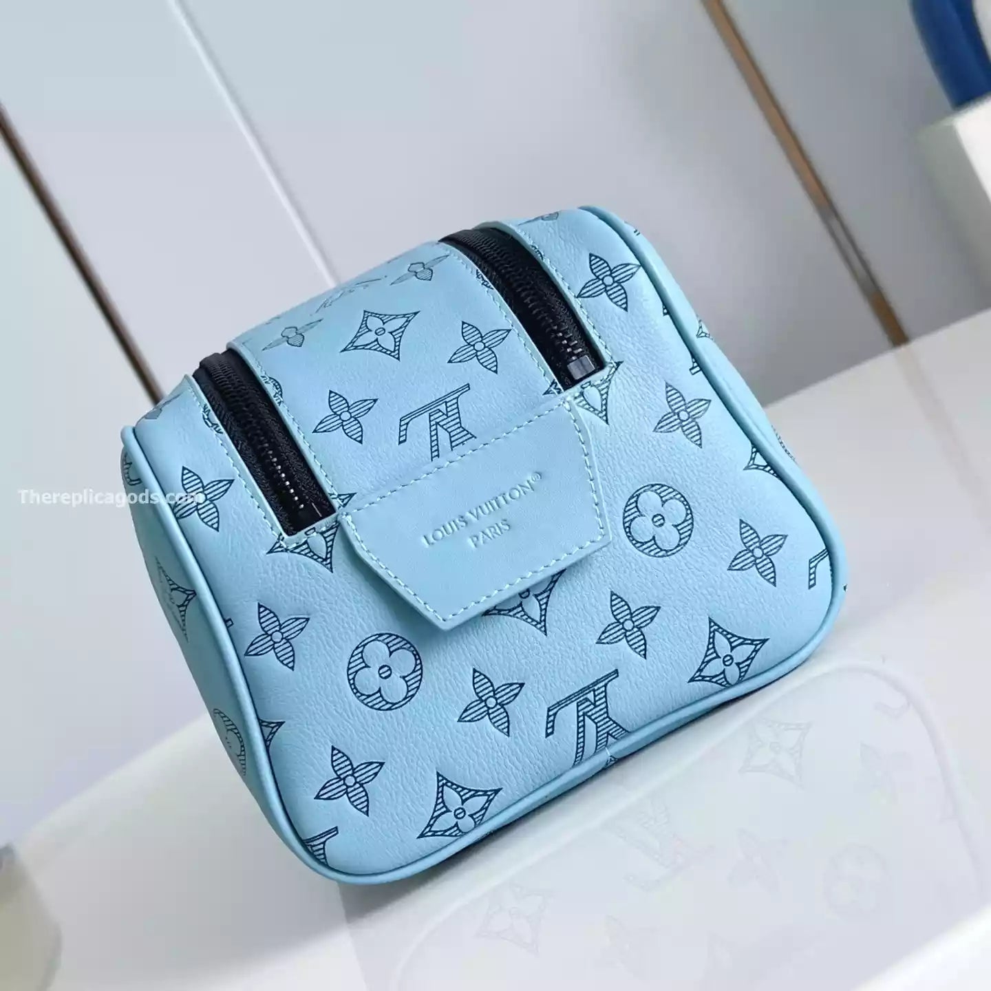 ドップキット ブルーモノグラムシャドウ – LW302