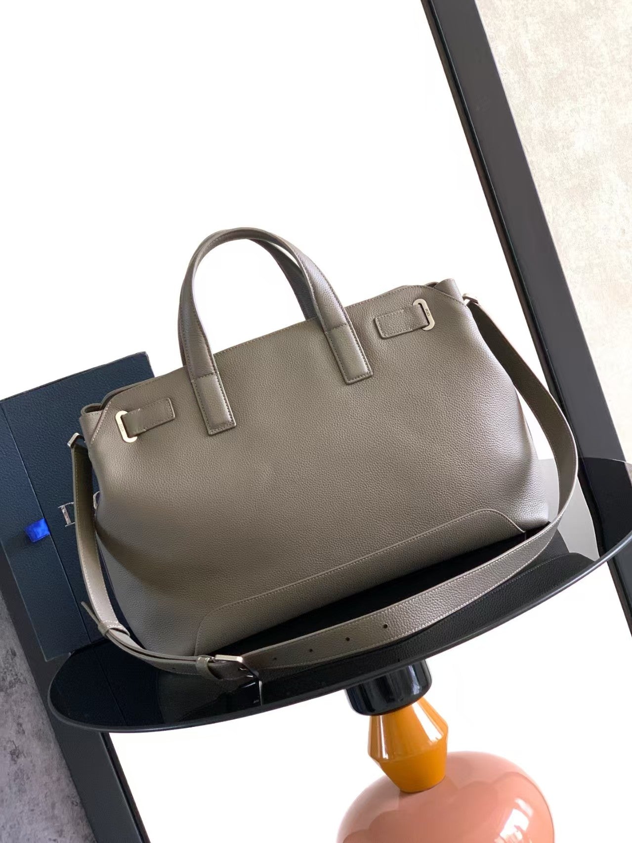 ミディアム ディオール ノルマンディー トートバッグ ブラウン ディオール アイコン カーフスキン |