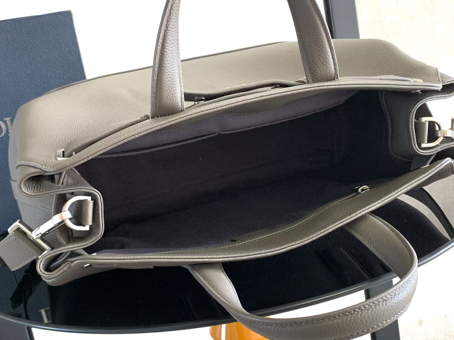 ミディアム ディオール ノルマンディー トートバッグ ブラウン ディオール アイコン カーフスキン |