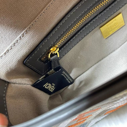 フェンディ キャンバス バゲットバッグ