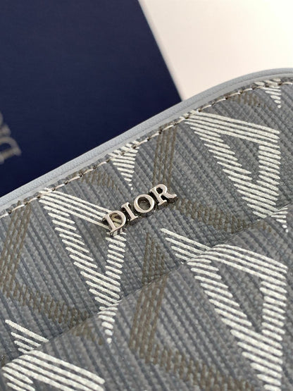 ディオール ヒット・ザ・ロード バーティカルポーチ – DIO046