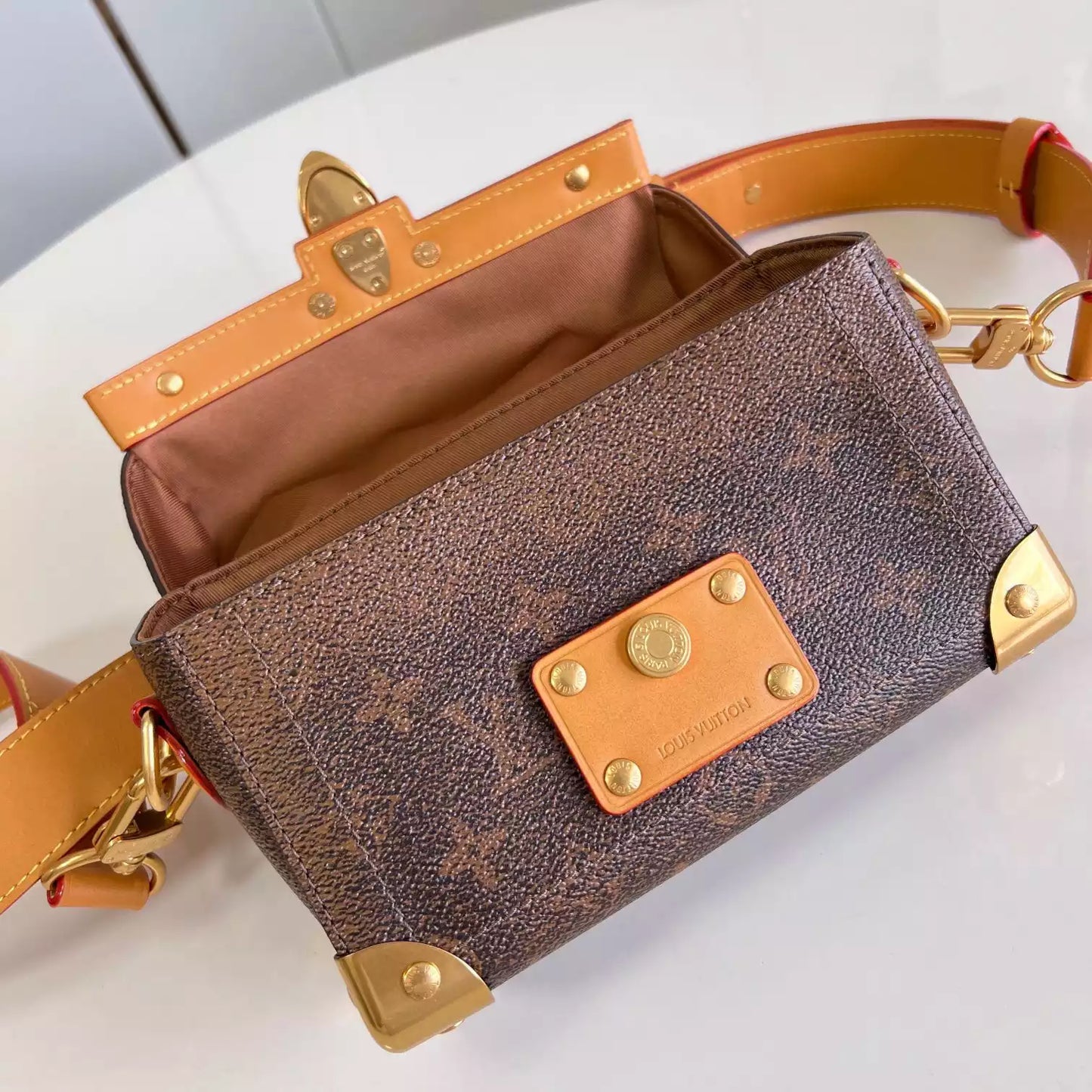 ソウルトランク モノグラム ダストキャンバス M11535 – LW437