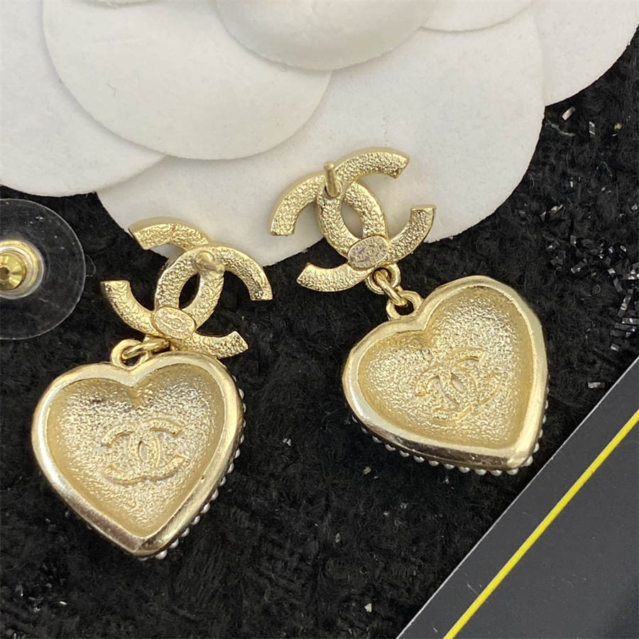 シャネル クラシック スモール ダブルC ダイヤモンド ラブ イヤリング