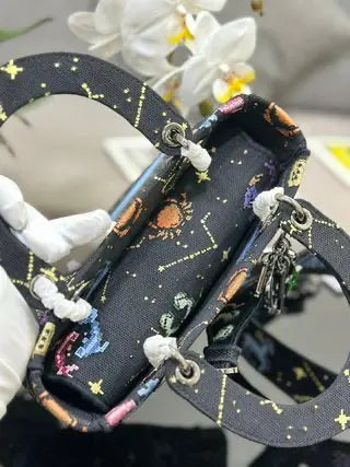 クリスチャン ディオール ミディアム レディ D ライト バッグ