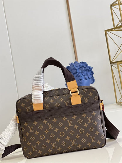 ルイ・ヴィトン サック・ボスフォール モノグラムキャンバス メッセンジャーバッグ ブラウン – LVB001