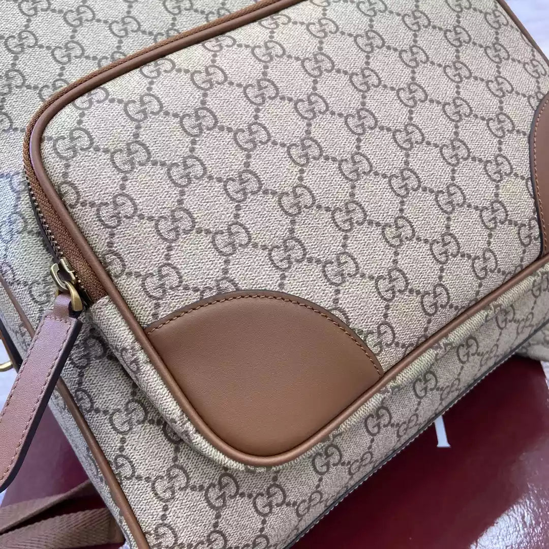 GGエンブレム ミディアム バックパック（ベージュ＆ダークブラウン）– BG071