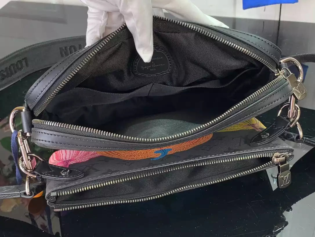 X YAYOI KUSAMA トリオ メッセンジャー モノグラム パンプキンプリント M46435 – LW269