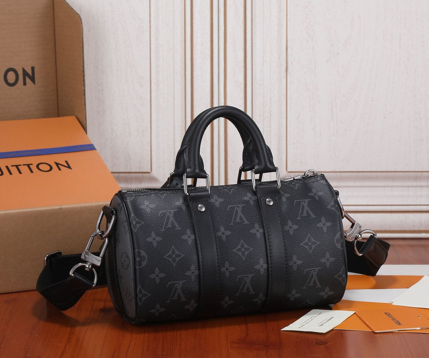 LOUIS VUITTON キーポル・バンドリエール 25 M46271