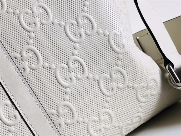 グッチ GGエンボス加工 ダッフルバッグ – BG015