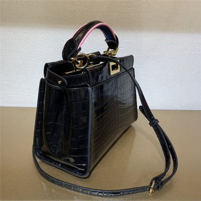 フェンディ ピーカブー ミニ レザー トート