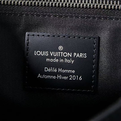 ルイ・ヴィトン 中古 ヴォヤージュ P メッセンジャーバッグ