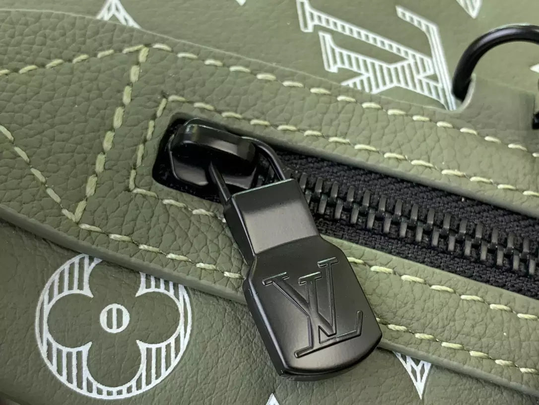 ルイ・ヴィトン デュオ スリングバッグ オリーブグリーン モノグラムシャドウ – LW152