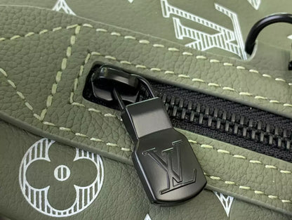 ルイ・ヴィトン デュオ スリングバッグ オリーブグリーン モノグラムシャドウ – LW152