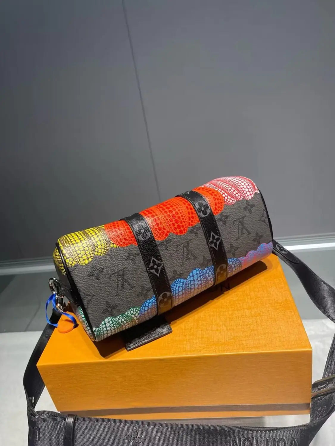 ルイ・ヴィトン クサマ リバース モノグラム エクリプス キーポル 25