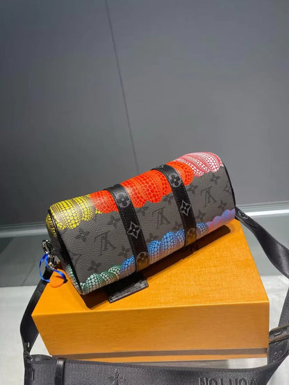 ルイ・ヴィトン クサマ リバース モノグラム エクリプス キーポル 25