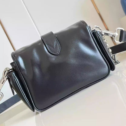 カーゴ ウェアラブルウォレット ブラック カーフレザー – LW316