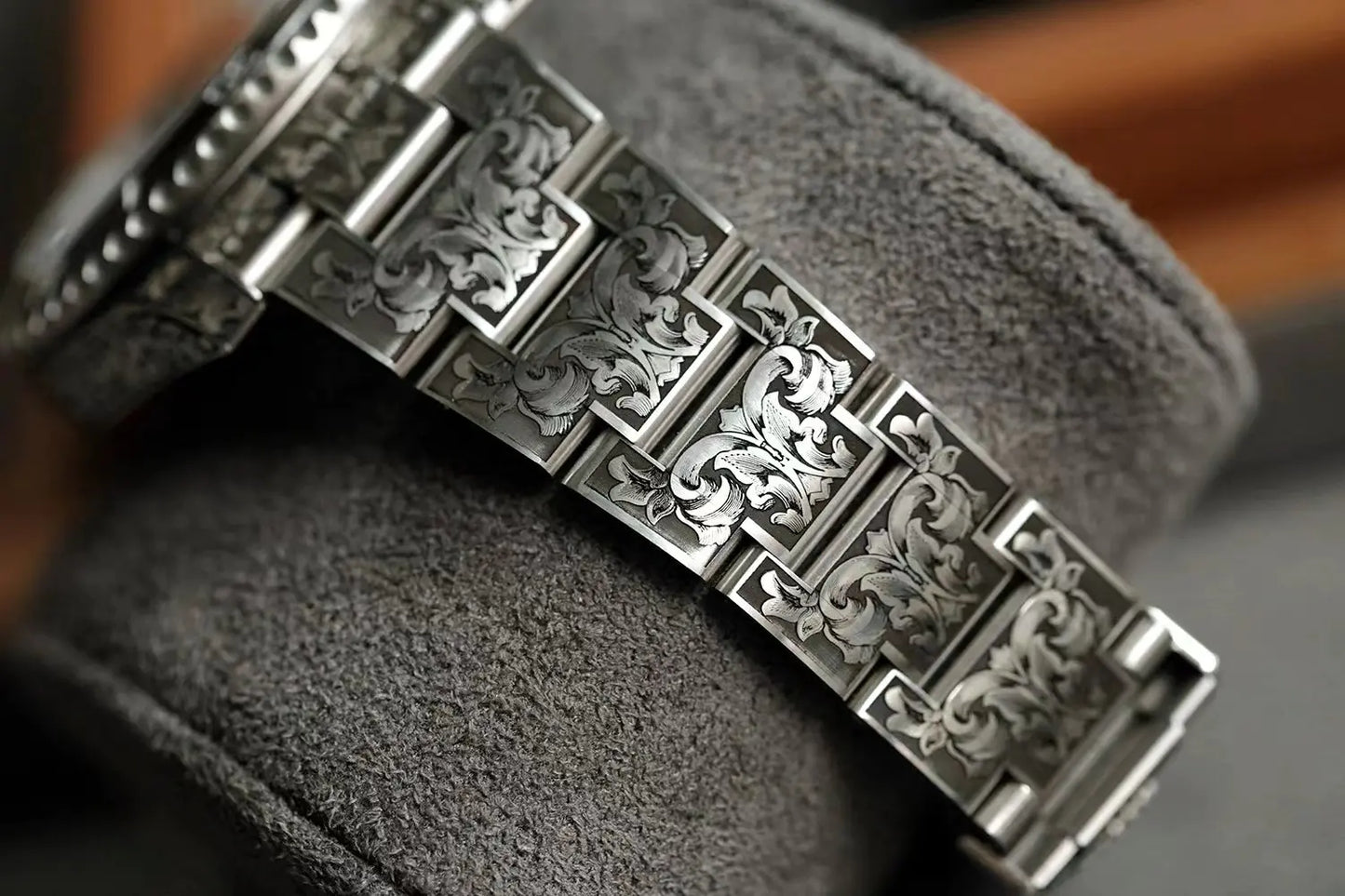 ロレックス サブマリーナーデイト 彫金 116610LV 数が少ない