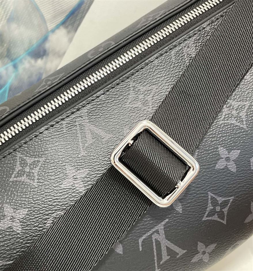 ルイ・ヴィトン ディスカバリー バンバッグ – LVB017