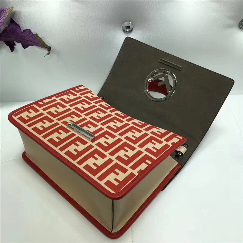 フェンディのショルダーバッグ