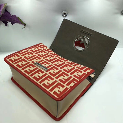 フェンディのショルダーバッグ