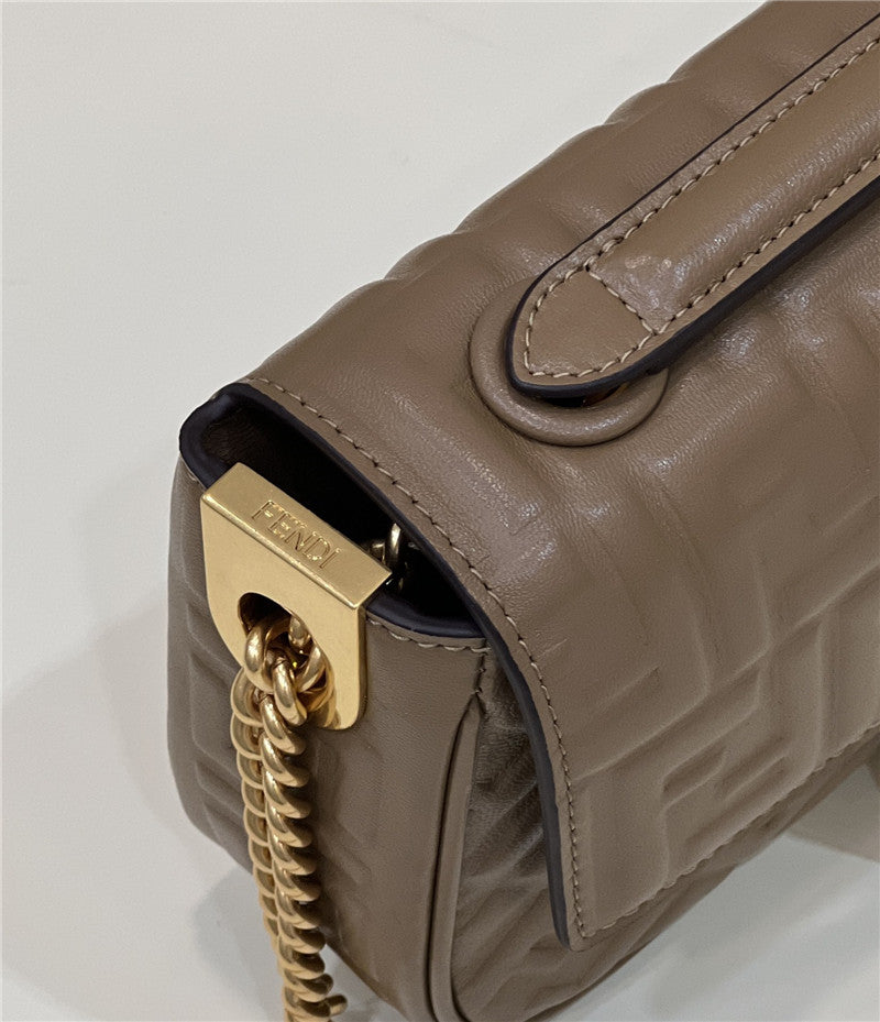 フェンディ クラシック エンボス加工 バゲットバッグ
