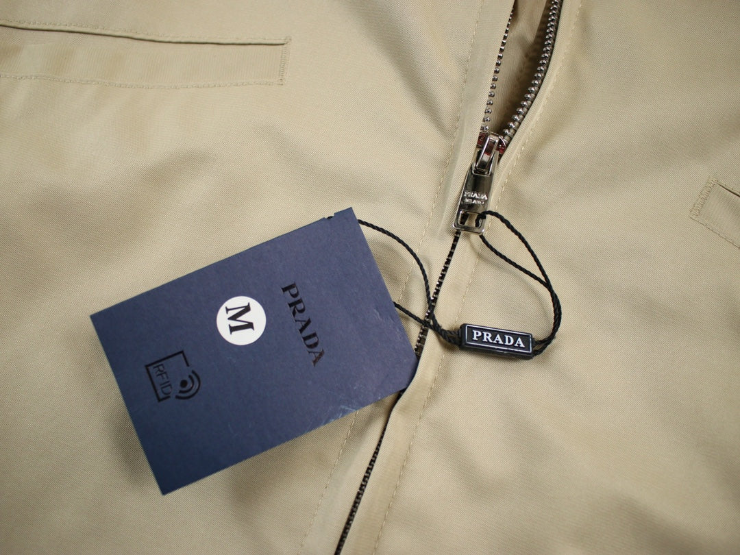 【PRADA 公式旗艦店】プラダ シャツ ご好評に付き再入荷 241119