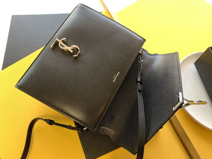 カサンドラ ミディアム トップハンドルバッグ グレイン・ド・プードル エンボスレザー