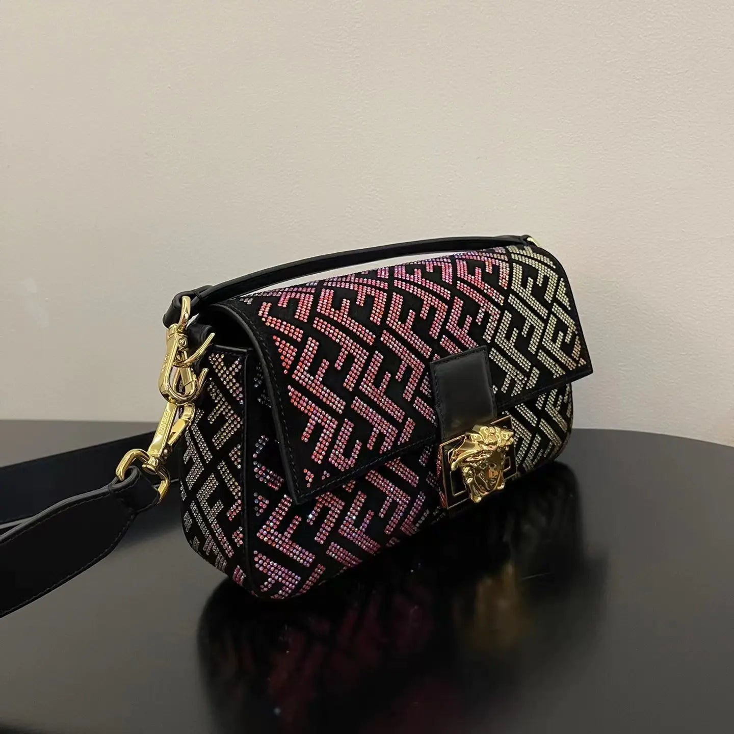 フェンディ x ヴェルサーチ レザー バゲットバッグ