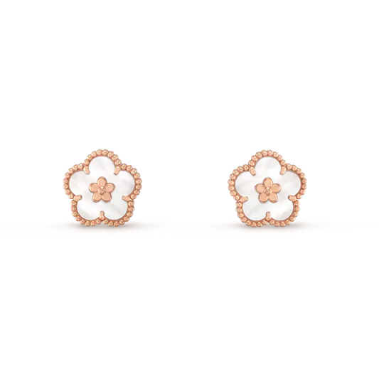 ヴァン クリーフ＆アーペルのラッキー スプリング イヤリング（プラムブロッサム）の新作