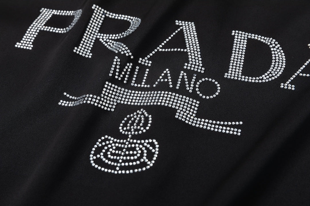 【PRADA 公式旗艦店】プラダ シャツ ご好評に付き再入荷 241119