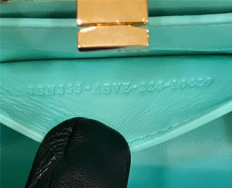 フェンディ ピーカブー ショルダーバッグ