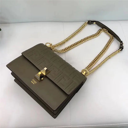 フェンディ カンユー ショルダーバッグ