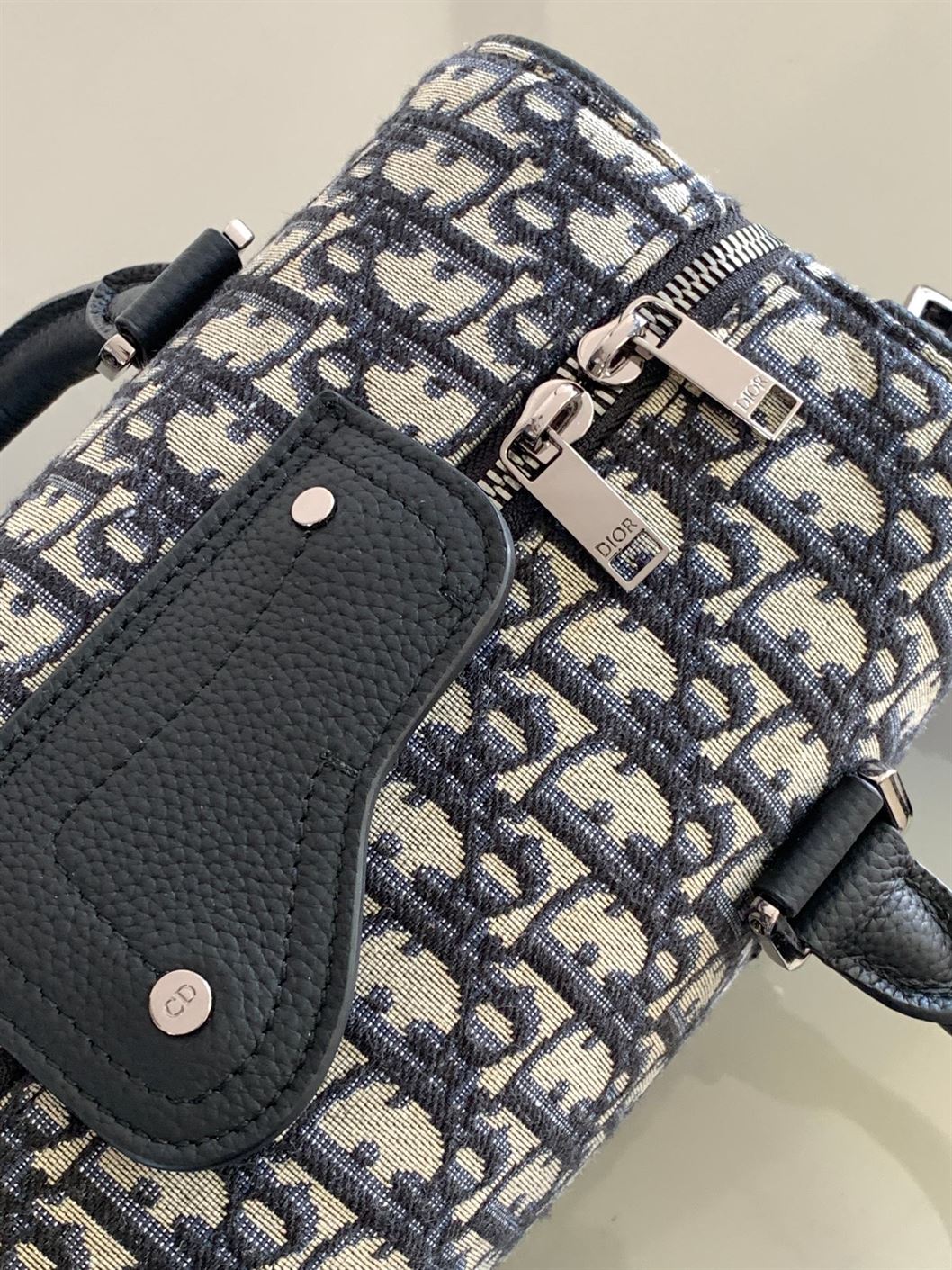 ディオール リンゴット 26 バッグ ビギン＆ブラック ディオール オブリーク ジャカード – DIO045