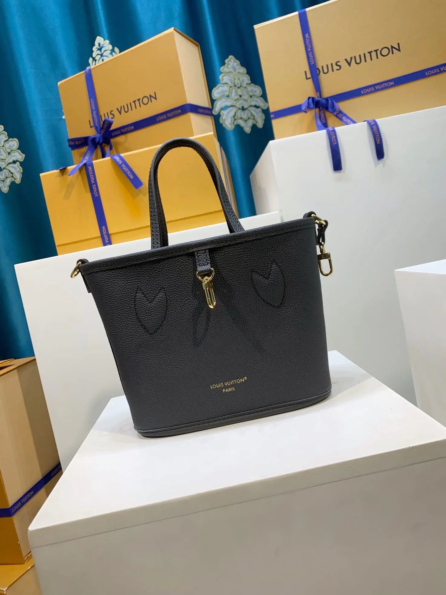 ルイ・ヴィトン M12099 ネヴァーフル・バンドリール インサイド・アウト BB