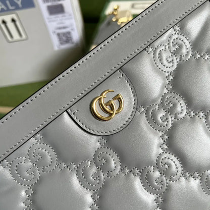 GG マトラッセ レザー スモール バッグ