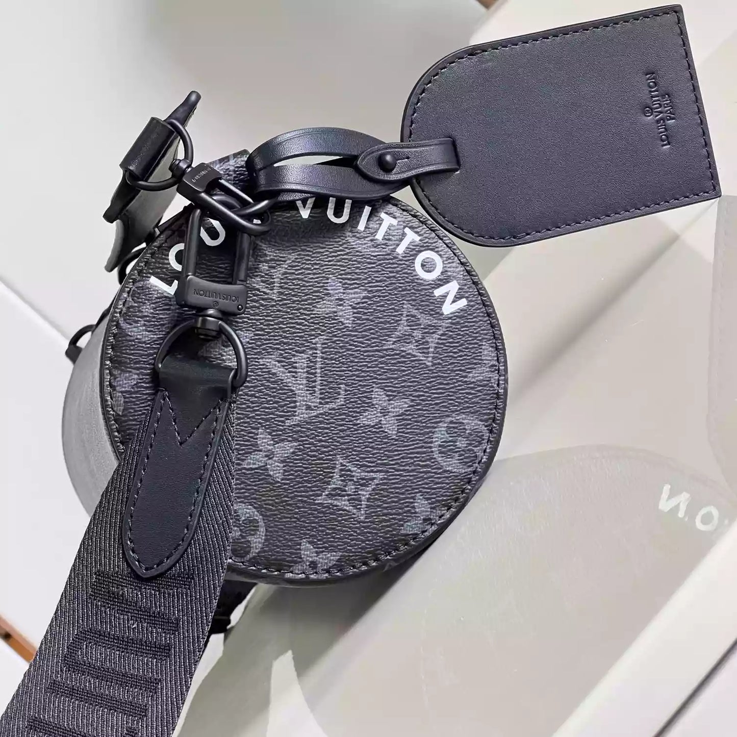 ソフト ポロション PM モノグラム エクリプス M46796 – LW448