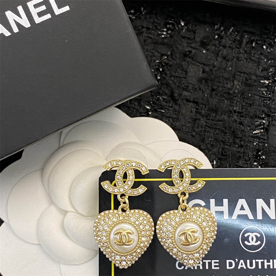 シャネル クラシック スモール ダブルC ダイヤモンド ラブ イヤリング