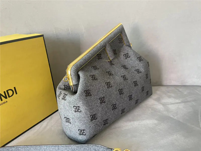 フェンディ ファーストバッグ ラージ