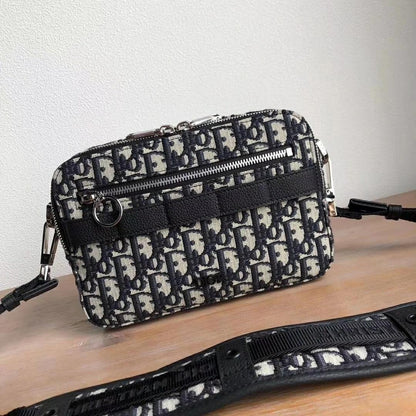 ディオール サファリ メッセンジャーバッグ ベージュ＆ブラック ディオール オブリーク ジャカード – DIO001