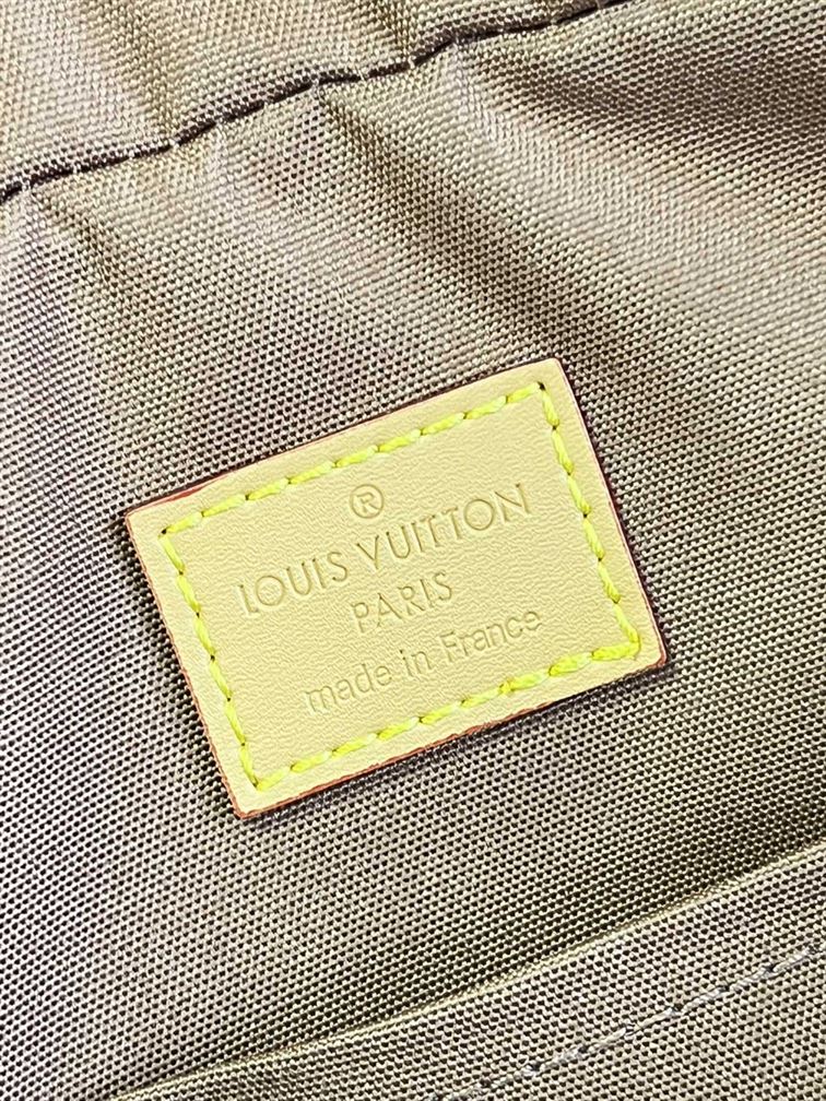 ルイ・ヴィトン サック・ボスフォール モノグラムキャンバス メッセンジャーバッグ ブラウン – LVB001