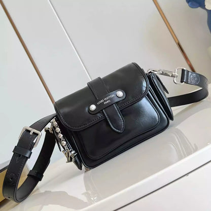 カーゴ ウェアラブルウォレット ブラック カーフレザー M13989 – LW276