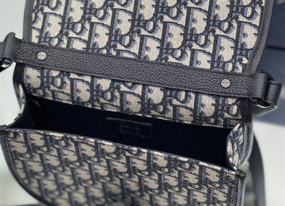 ディオール ミニ ギャロップ バッグ ストラップ付き – DIO039