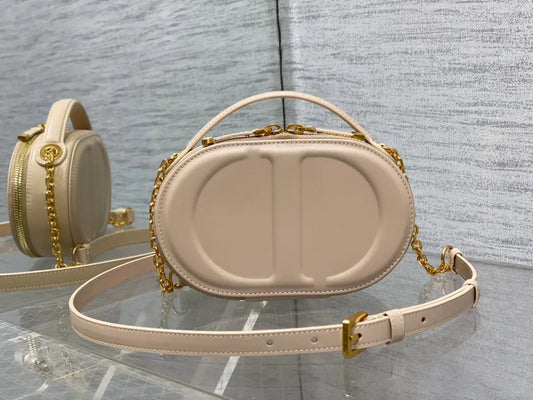 クリスチャン・ディオール シグネチャー オーバル カメラバッグ