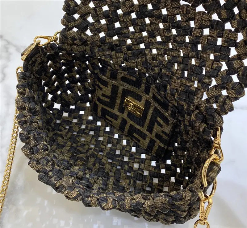 フェンディのバゲット織りバッグ