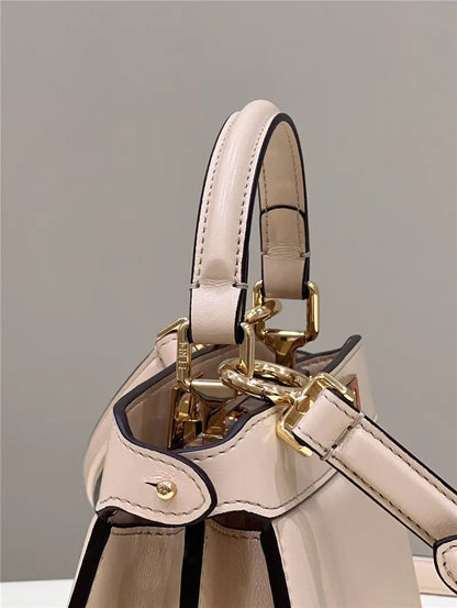 フェンディ ピーカブー ショルダーバッグ