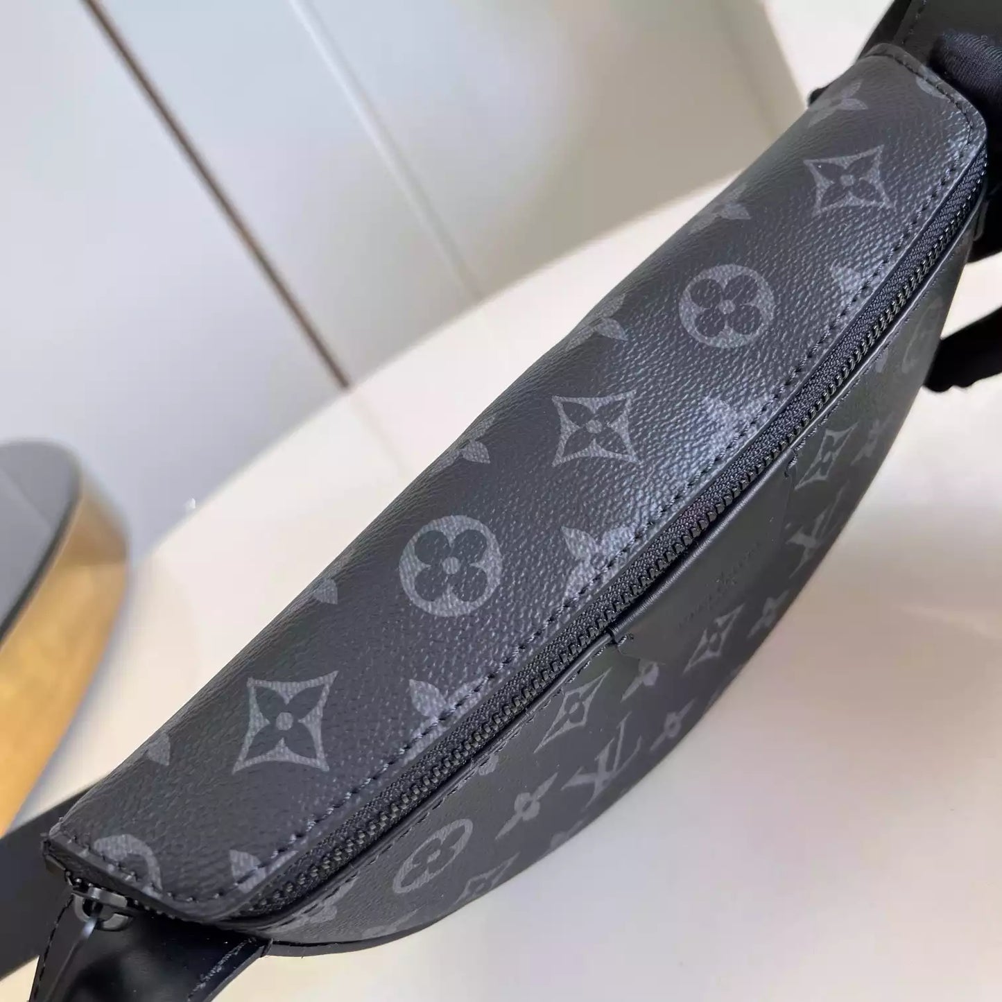 LV ムーン クロスボディバッグ モノグラム エクリプス キャンバス M23835 – LW451