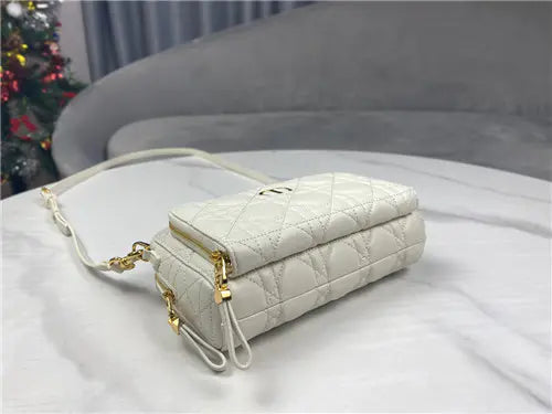 小さなディオール カロ クラッチ